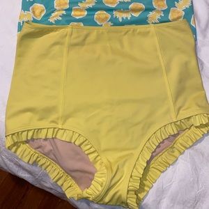 Kortni Jeane yellow all ruffled up bottoms. M.